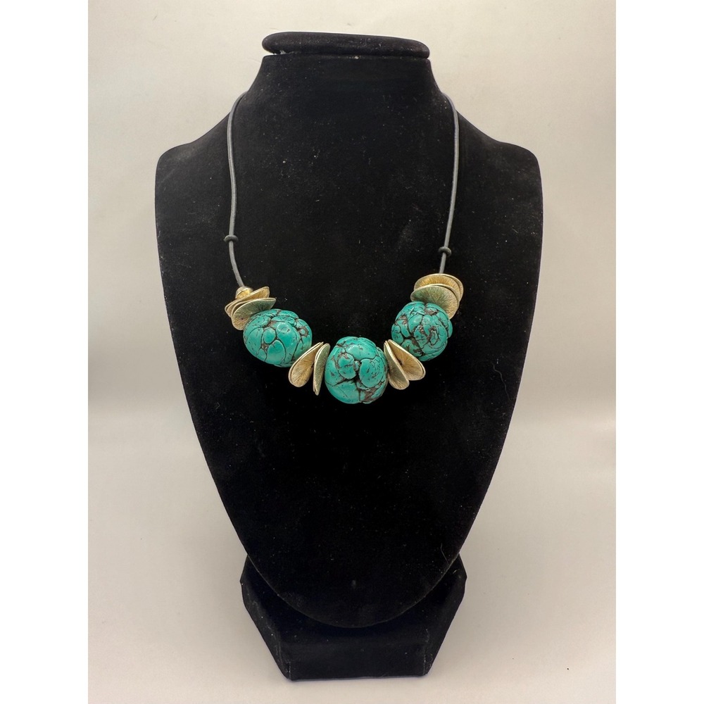 Turquoise Howlite Bead Necklace – Gold Tone Disc Accent Statement Piece